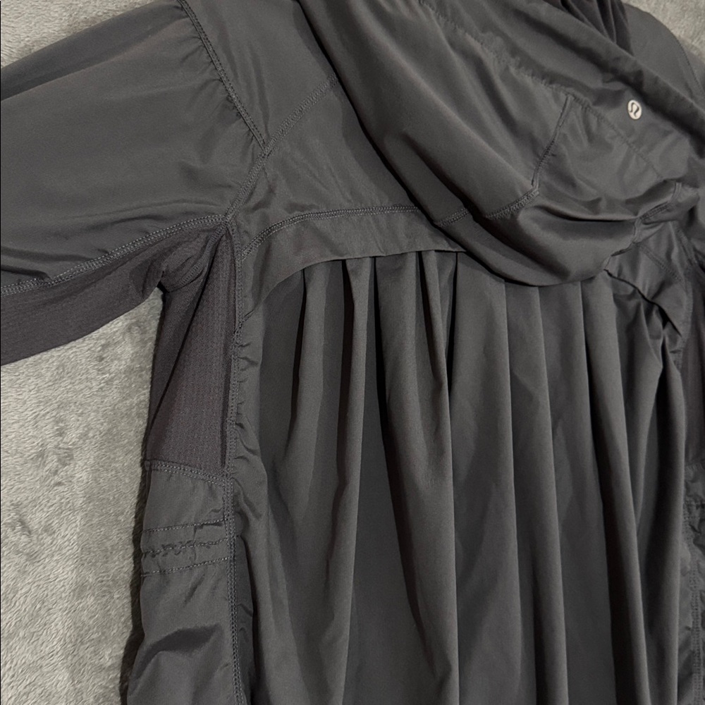 Lululemon Gray Resolution Jacket Sz 8 Women's Def… - image 2